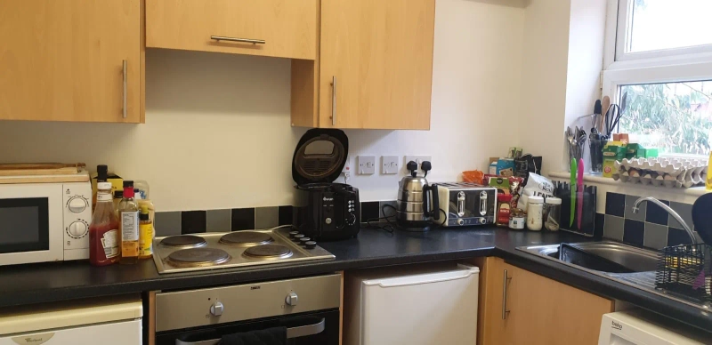 2 Bed - Brayland Terrace, LN2 5PZ - Bills Inclusive - Thumbnail 6